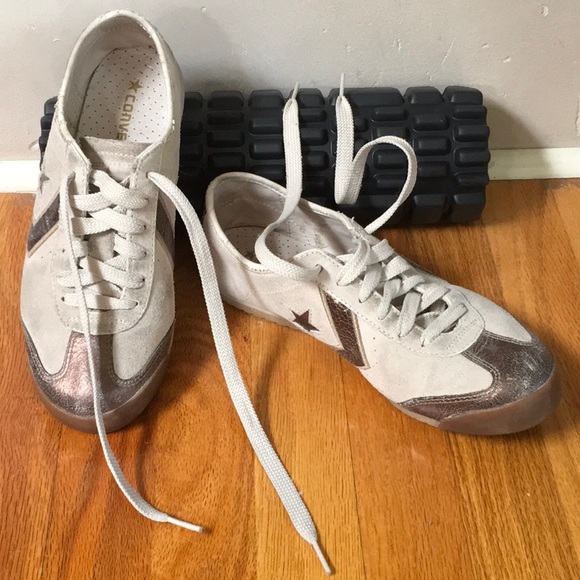 Converse Retro All-Stars. Low Top. Unisex. Suede with Star. - Picture 3 of 6